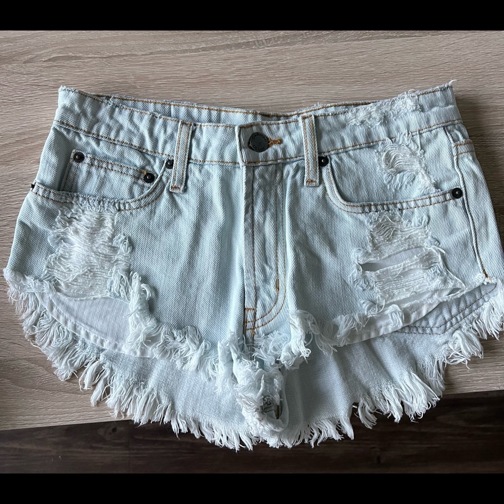 Carmar Women’s Jean Shorts Light Wash